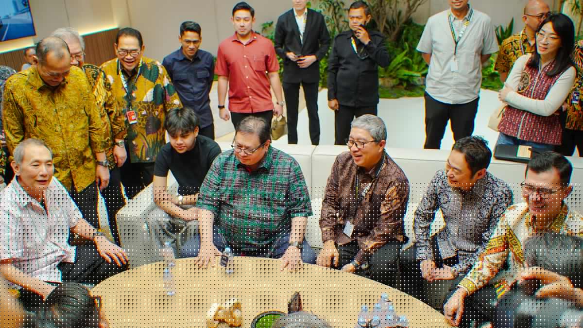 Jusuf Hamka Borong 61 Unit Toyota Land Cruiser FJ di GIIAS 2026