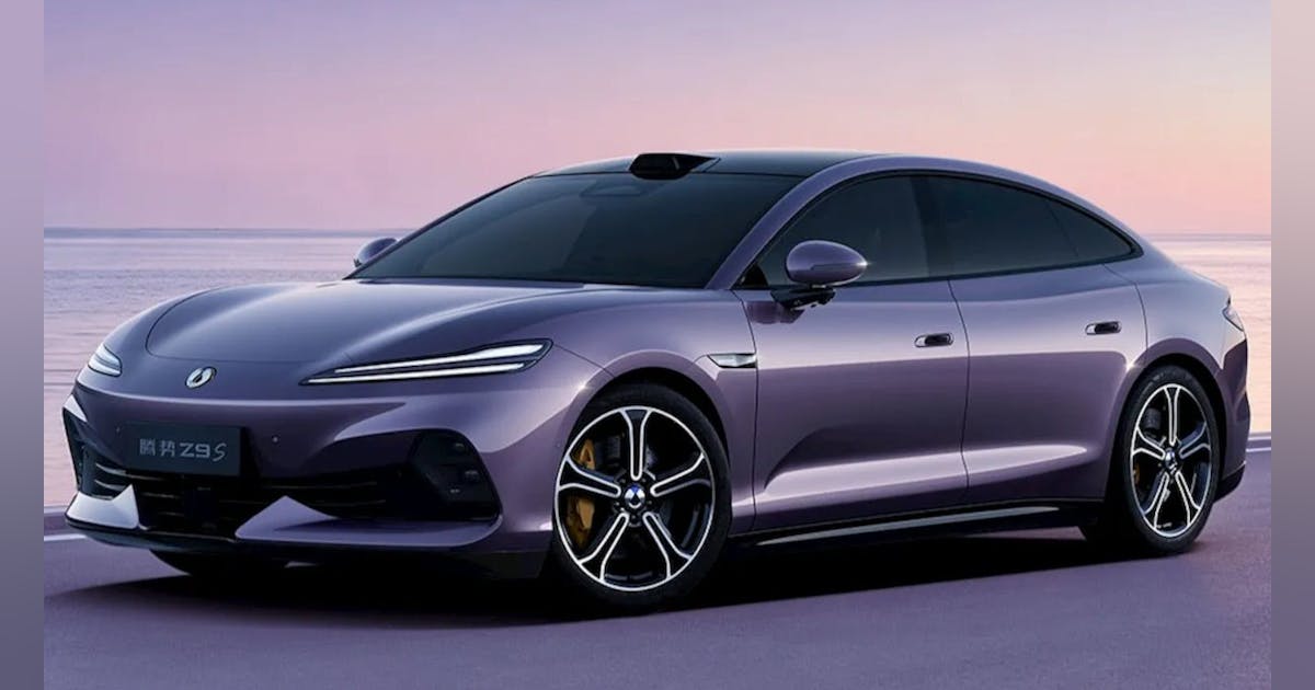 BYD Unwraps 920-km-Range Sedan and 1,194-hp Tri-motor
