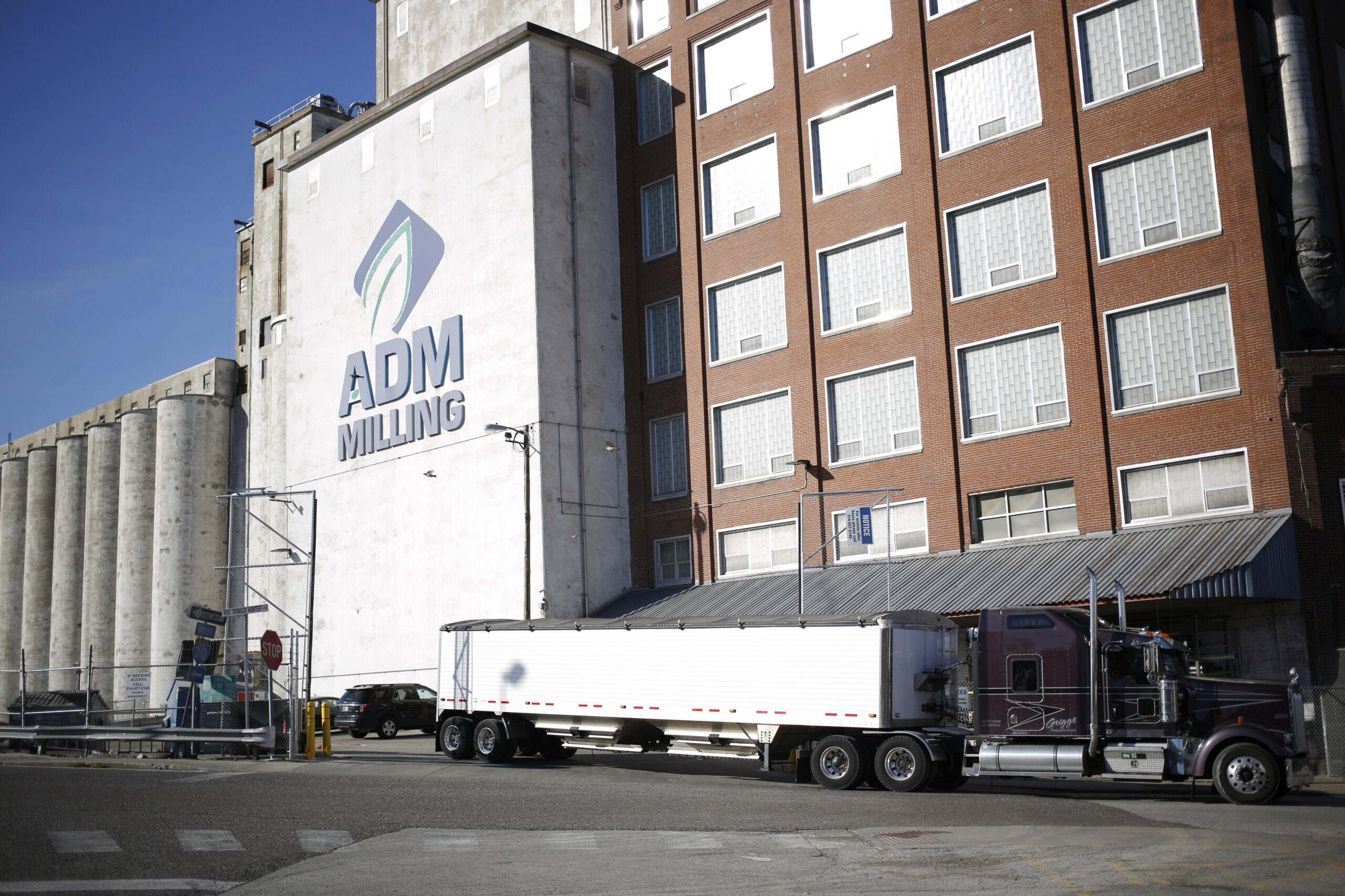 ADM to Pay $40 Million to Settle SEC Accounting Fraud Probe