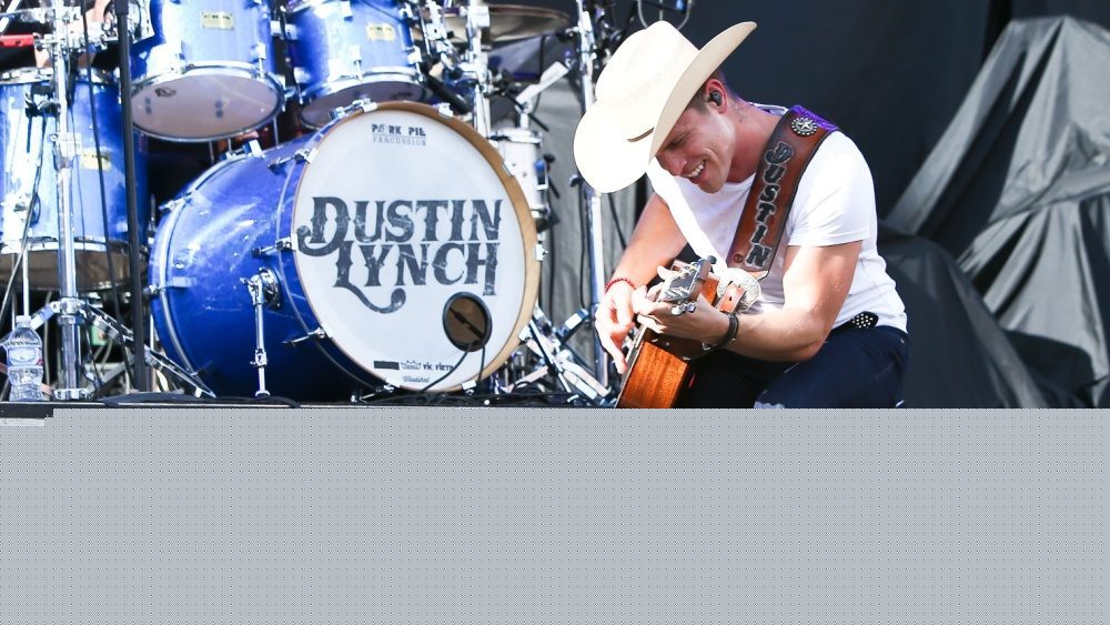 Dustin Lynch to celebrate career milestones with ‘Setlist Staples – 10 #1’s’ collection