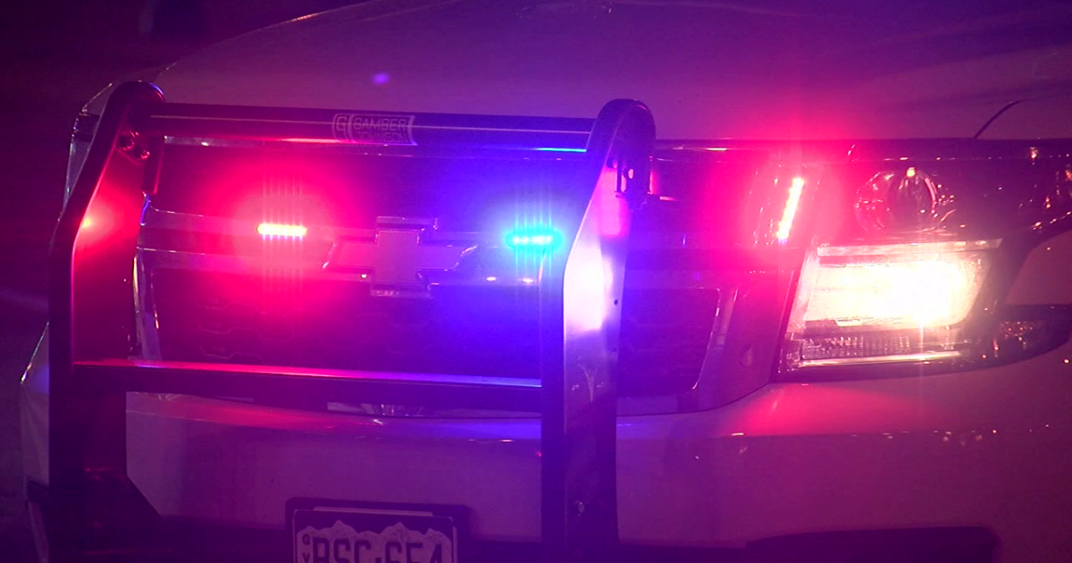 Person dies after crash at 17th and Glencoe, per DPD