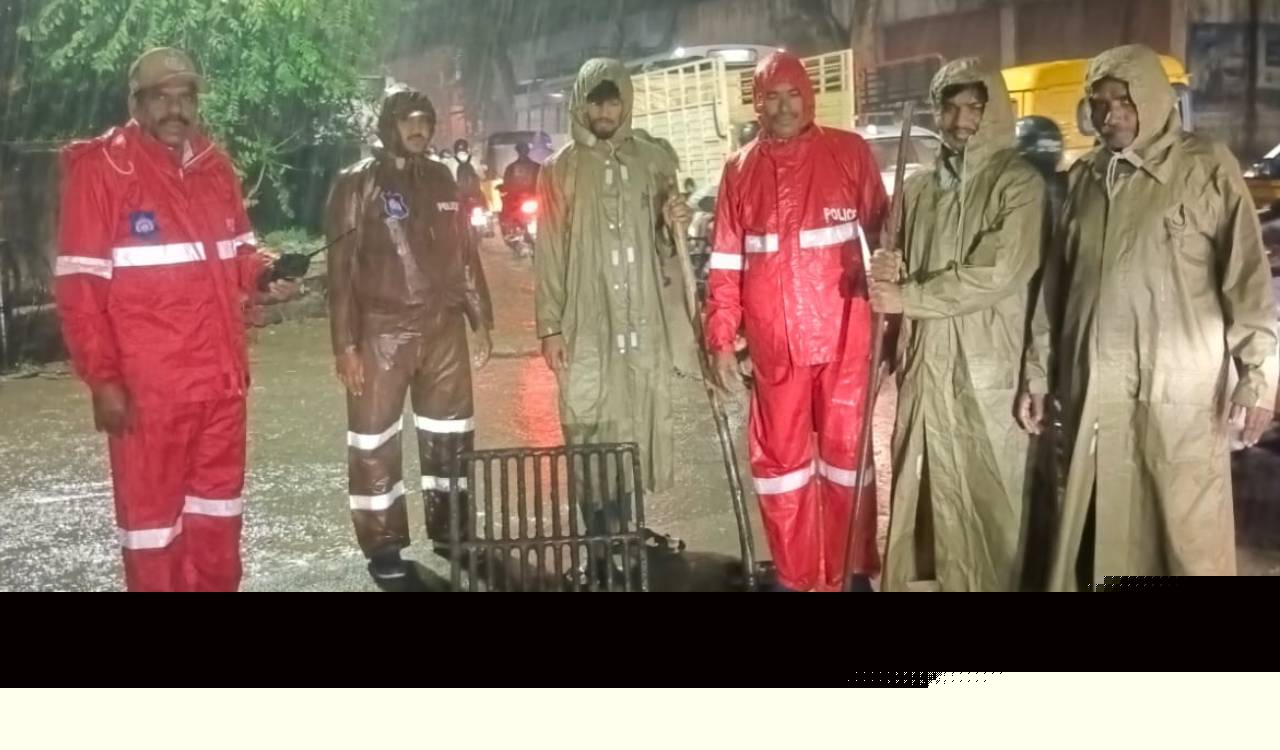 Heavy overnight rain lashes Hyderabad: Massive waterlogging sparks commuter chaos