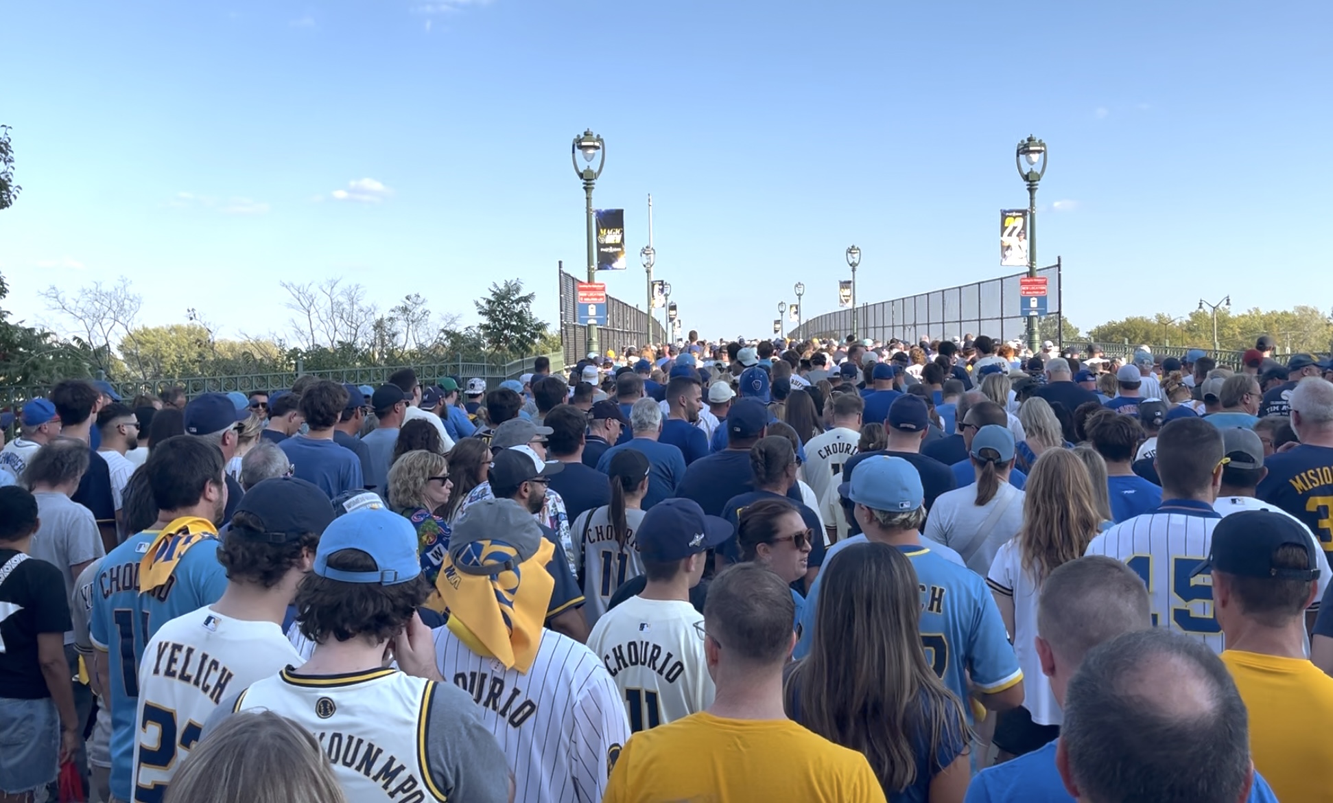 Brewers and Cubs fans react to NLDS game 1