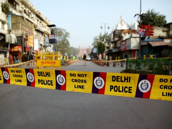 India News | Man Stabbed to Death in North West Delhi Park; Police Launch Hunt for Accused