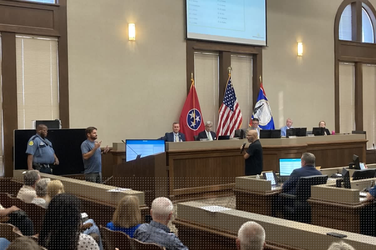 Deaf resident addresses County Commission on limitation to First Amendment rights