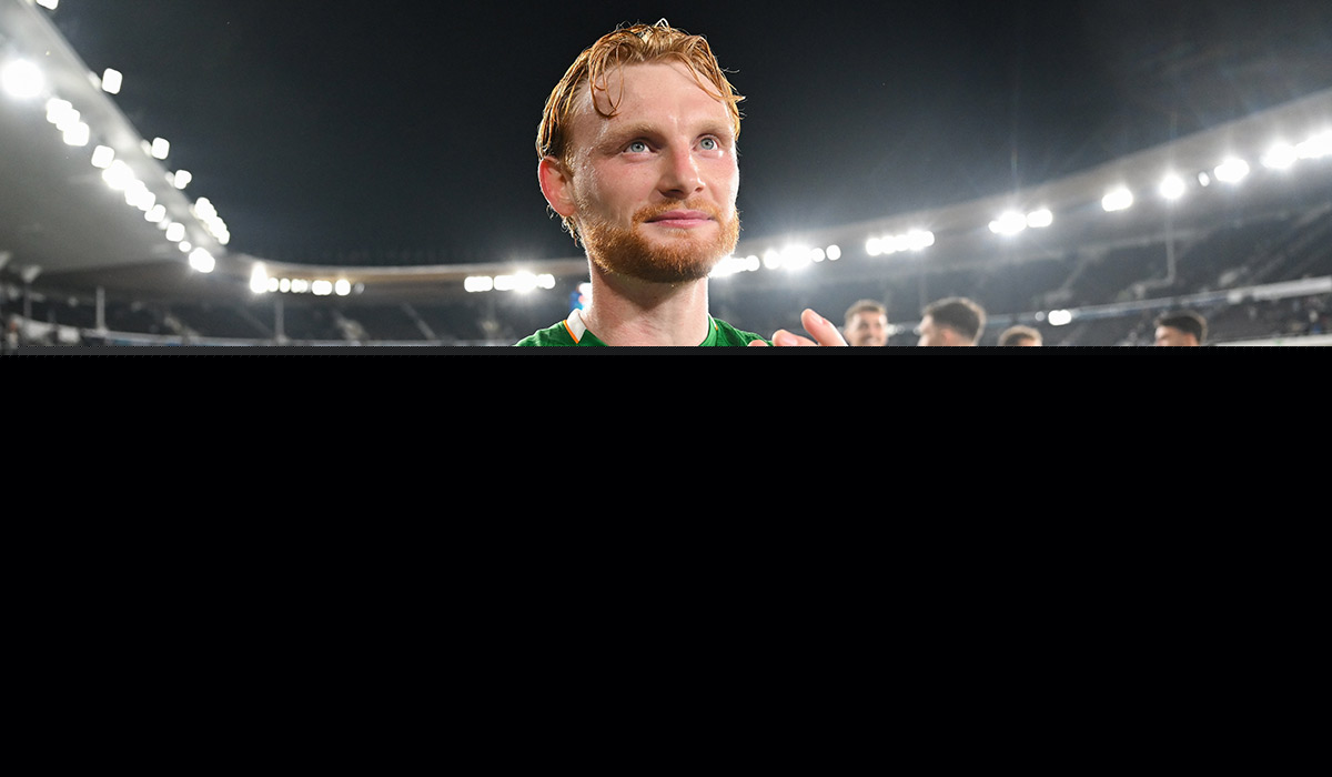 Watch: Liam Scales teaches Celtic teammates how to play GAA