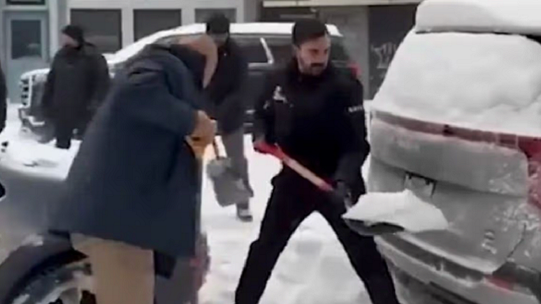 Mamdani Shovels Snow Like a Communist