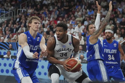 Giannis Antetokounmpo returns to Milwaukee Bucks practice after COVID-19 recovery