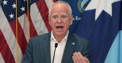 Tim Walz reveals worrying Trump Venezuela gaffe during their phone call about Minnesota