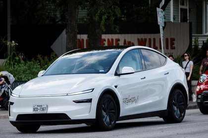 Elon Musk: Tesla owners can 'lend' self-driving EVs to robotaxi fleet