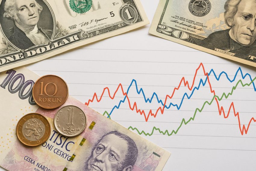 Libra balancuje na 28 GBPCZK