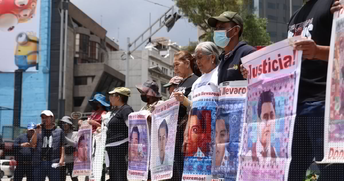 ‘Él sabía lo que pasó’: Madre de normalista de Ayotzinapa reacciona a detención de Ángel ‘N’