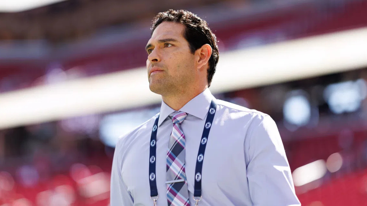 Former NFL quarterback and current analyst Mark Sanchez hospitalized and arrested after apparent stabbing in Indianapolis