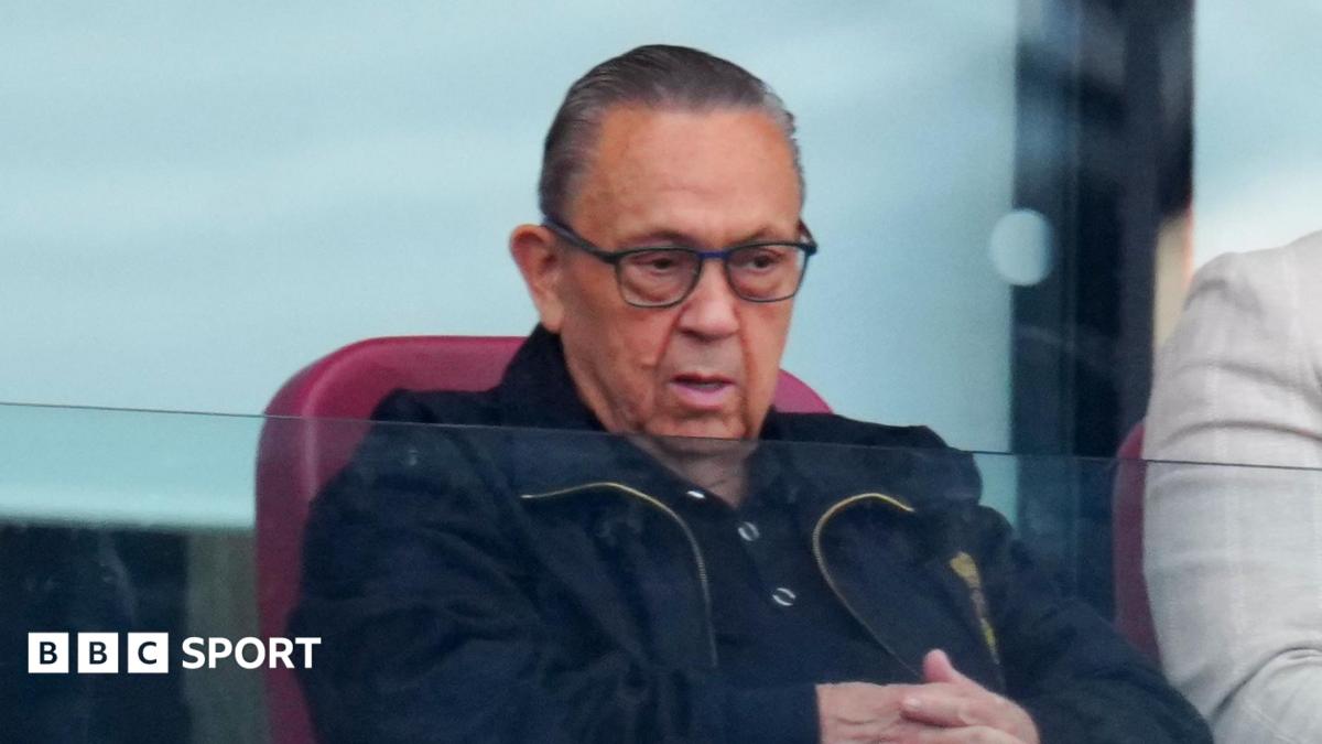 Former West Ham co-chair Sullivan attends home game despite advice not to