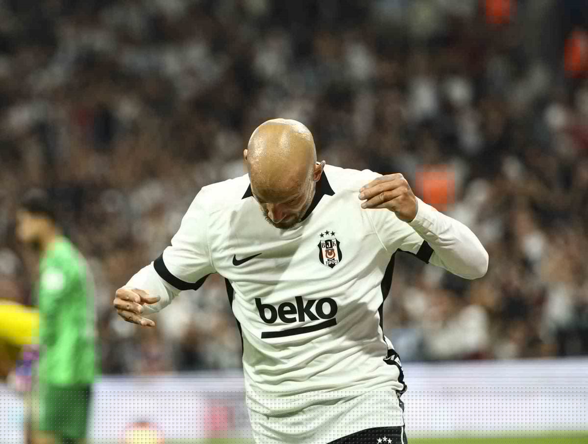 Beşiktaş, Eyüpspor karşısında ilk yarıyı 1-0 önde kapattı