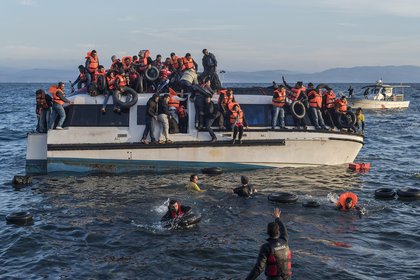 HRW: Greece immigration bill criminalizing humanitarian workers violates freedom of association