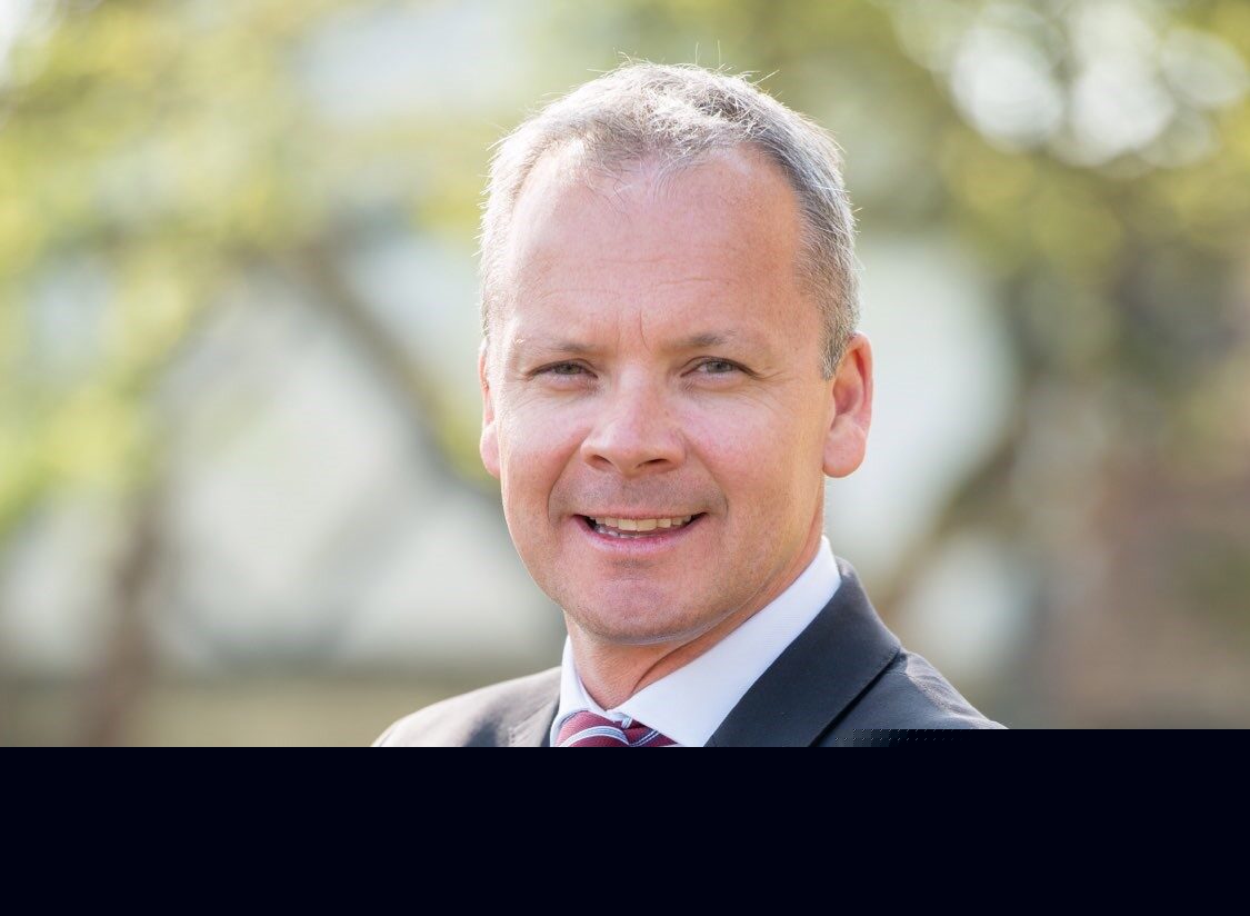 Thompson announces MAB departure