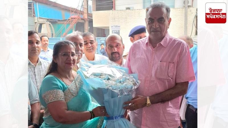 Sanjay Tandon Launches I-Day Camp at Maruti Car Clinic, Chandigarh