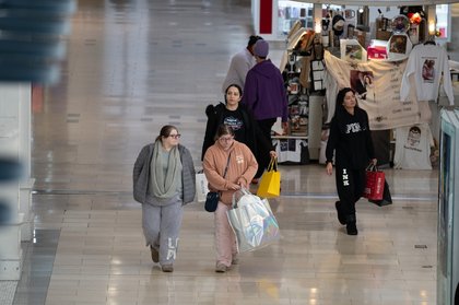 Popular mall retailer shutting 35 stores