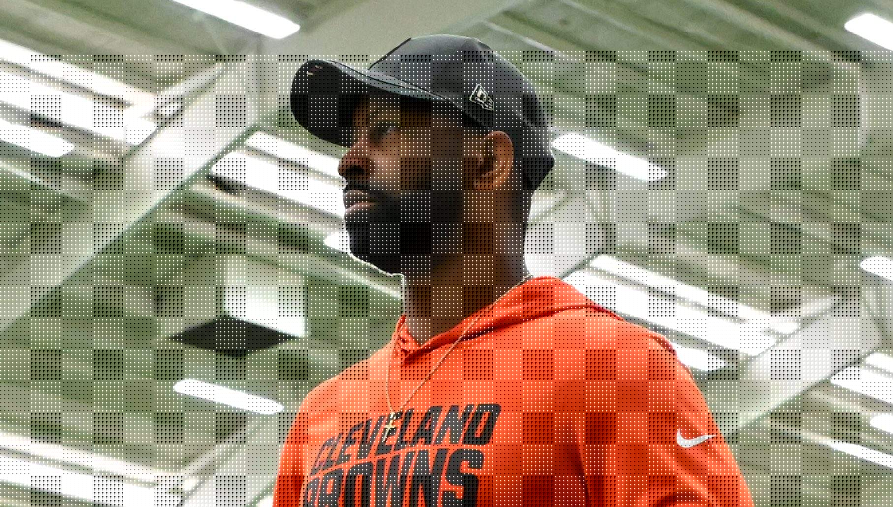 Browns Sign Ex-Eagles Tight End Amid Rookie’s Ongoing Absence