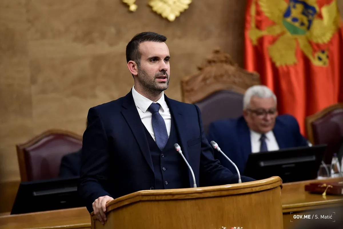 Spajić Kneževiću: Neće nas niko ucenjivati, postrojenje u Botunu će se graditi