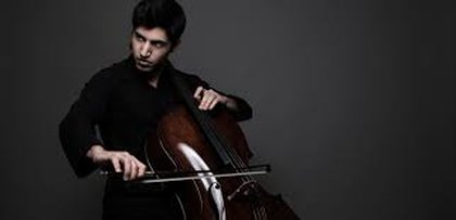 An Iranian soloist plays for his people