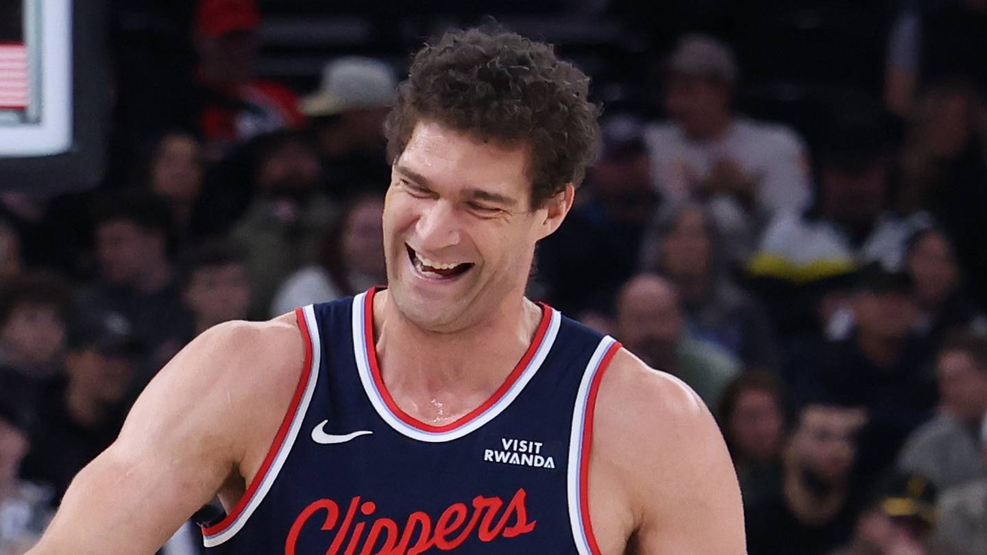 Clippers have perfect mid-season target to gift 76ers whom they’ll desperately need