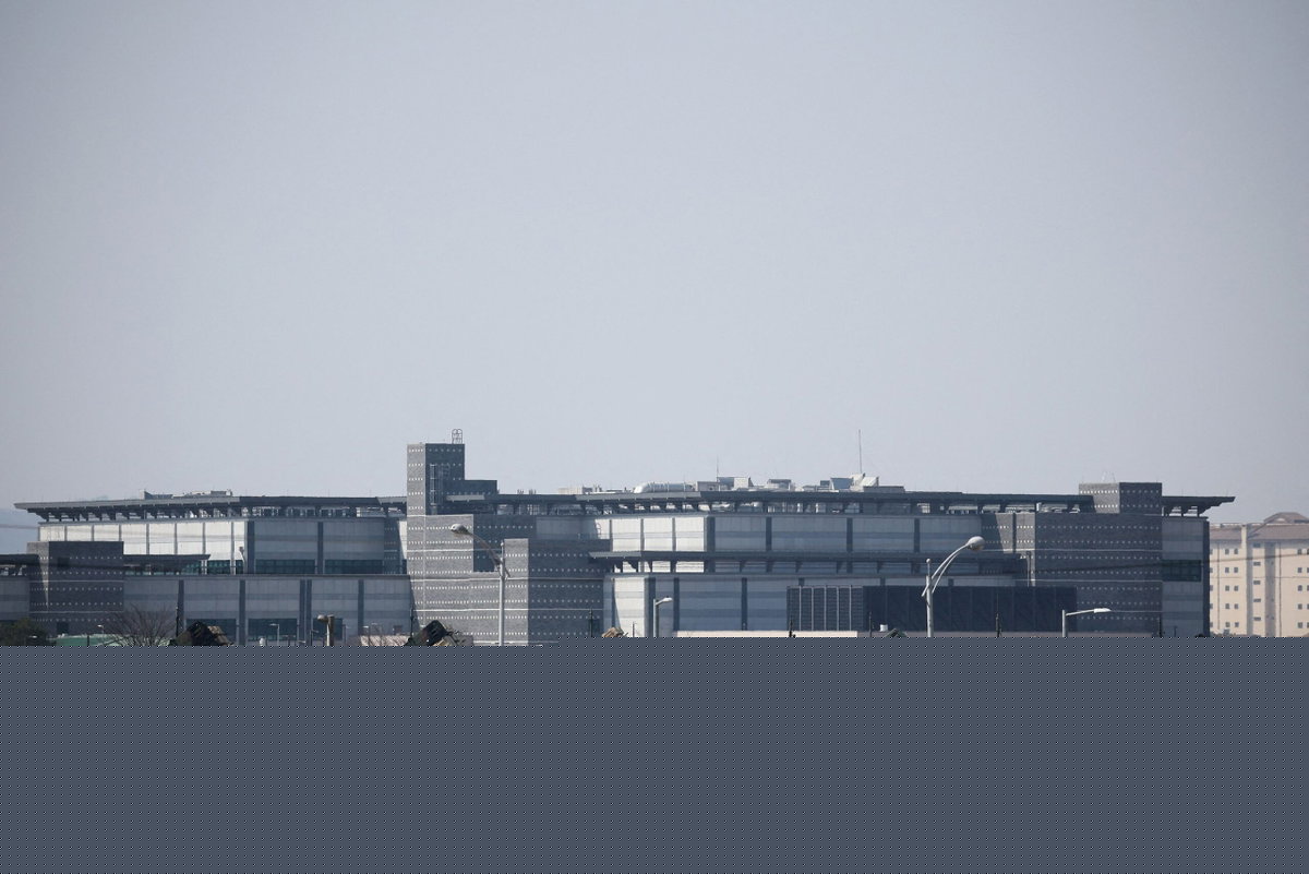 US weapons stockpiles continue to dwindle with permanent end to Iran war nowhere in sight