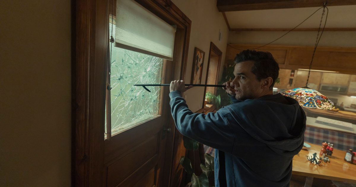 The Last House director on bringing to life dramatic underwater scenes in Netflix's new psychological thriller