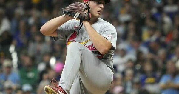 Cardinals, Giants still battling, but playoff hopes fading