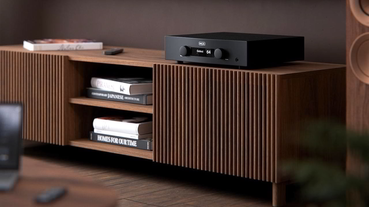 Hegel H200 and A200 Integrated Amplifiers Make You Choose Between Streaming and Pure Analog