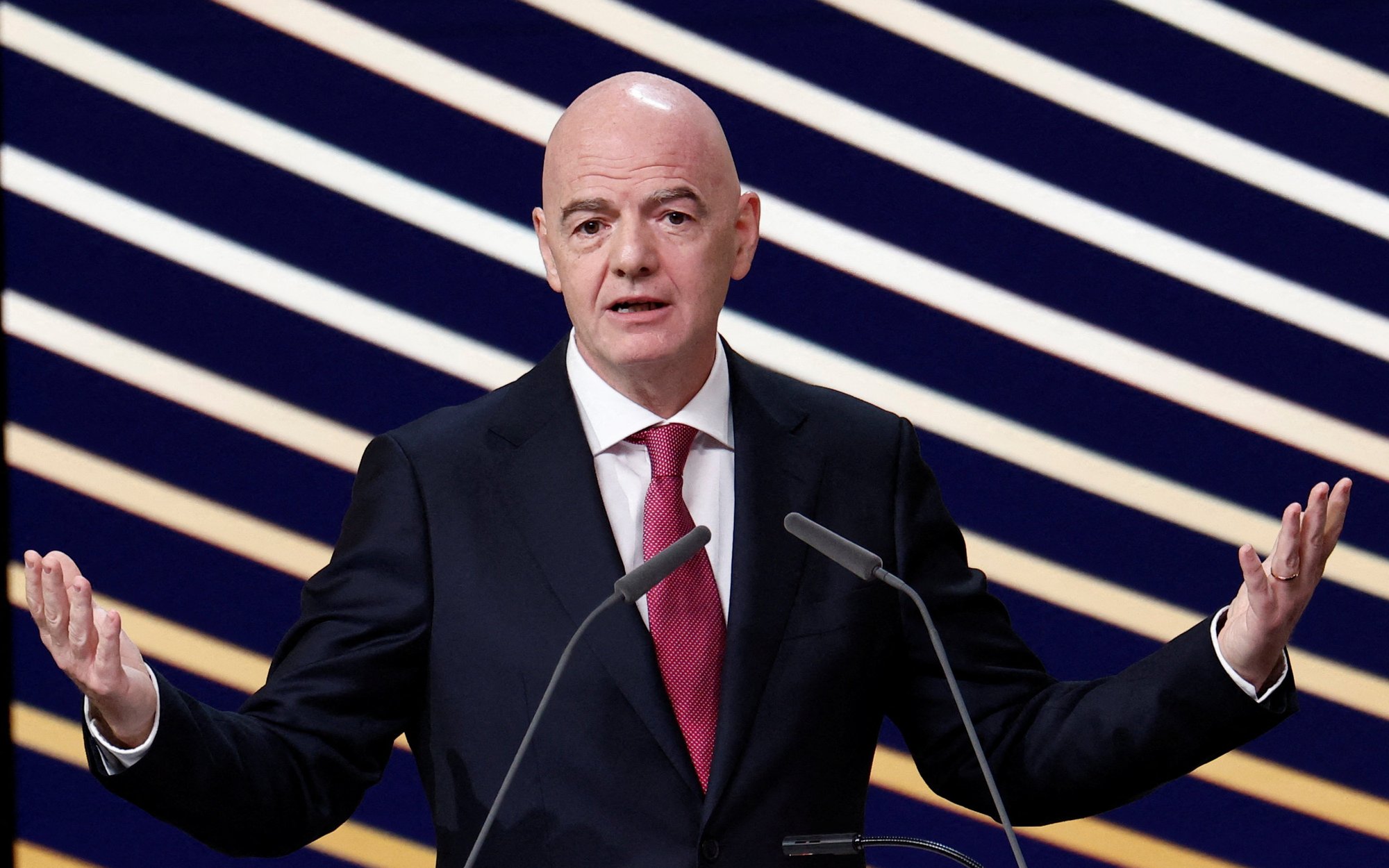 Nic nie jest wieczne. Infantino zapomniał, że poparcie można kupić, ale wierności nie
