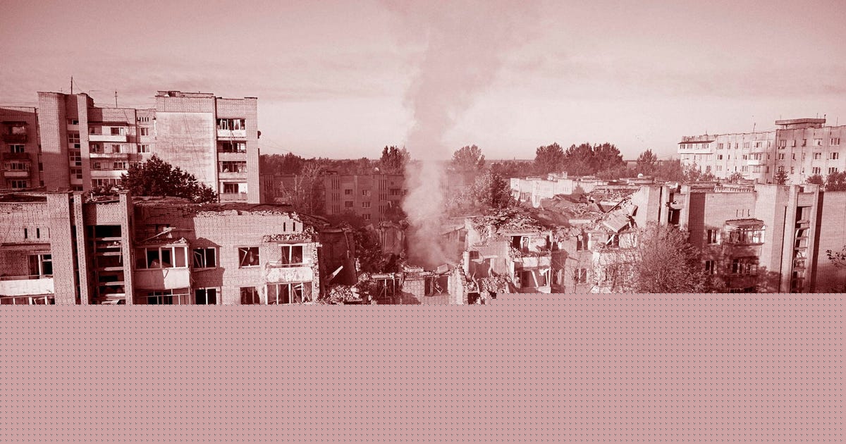 Ledare: Ukraina slår mot krigsmaskinen – Ryssland mot bostadshus och barn