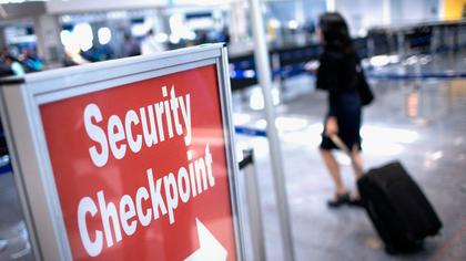 St. Charles man arrested at O’Hare after TSA finds gun in backpack: court docs