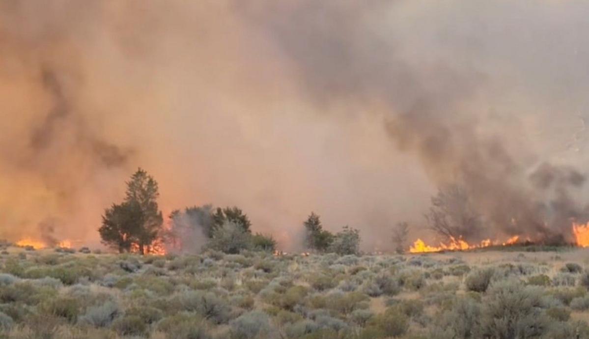 Grant County Fire District 13 Releases Water Bomber, Fire Video, From Near Beverly