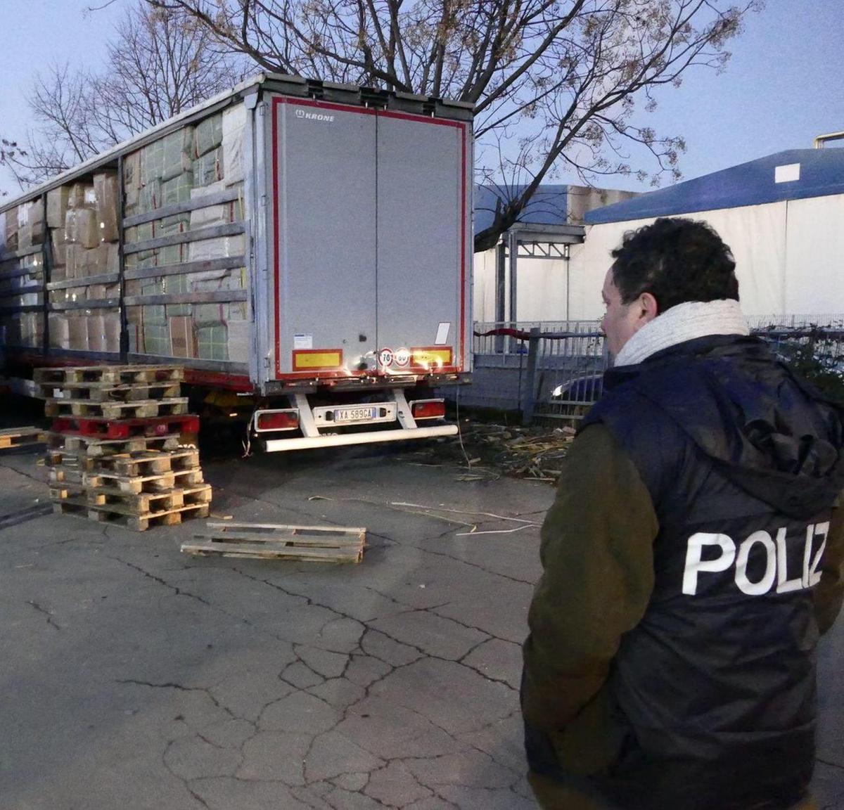 Chinatruck al palo. Mistero sugli interpreti. Anche il secondo si defila