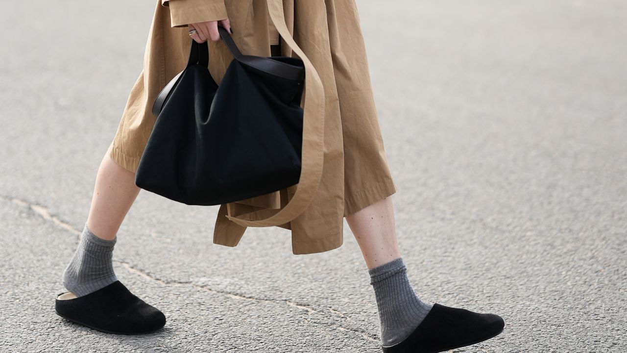 These Minimalist Bags Will Elevate All Of Your Autumn Outfits