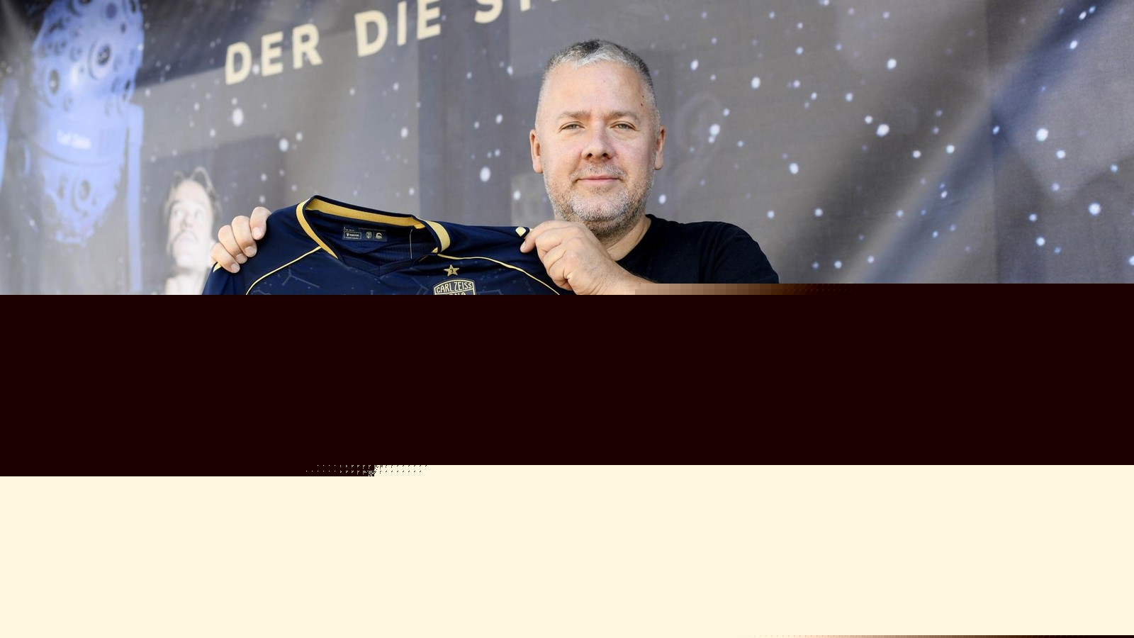 FC Carl Zeiss Jena erinnert mit Trikot ans 100-Jährige des Zeiss-Planetariums (mit Video)