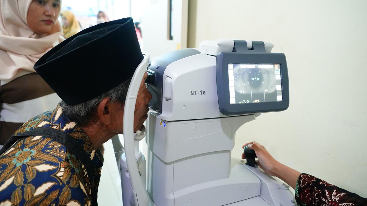 Bukan Cuma Penuaan, Diabetes Juga Bisa Picu Katarak