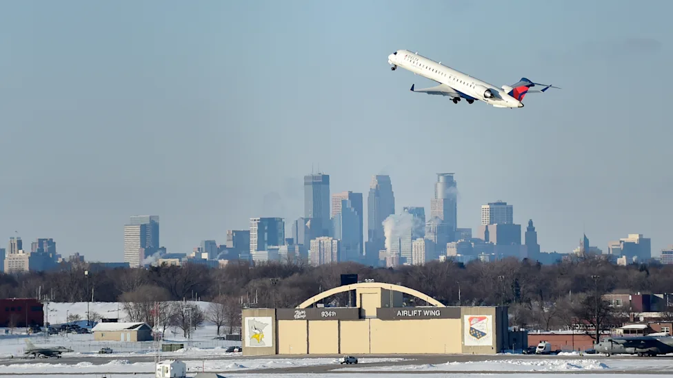 FAA Equipment Failure Disrupts Flights Across US Midwest