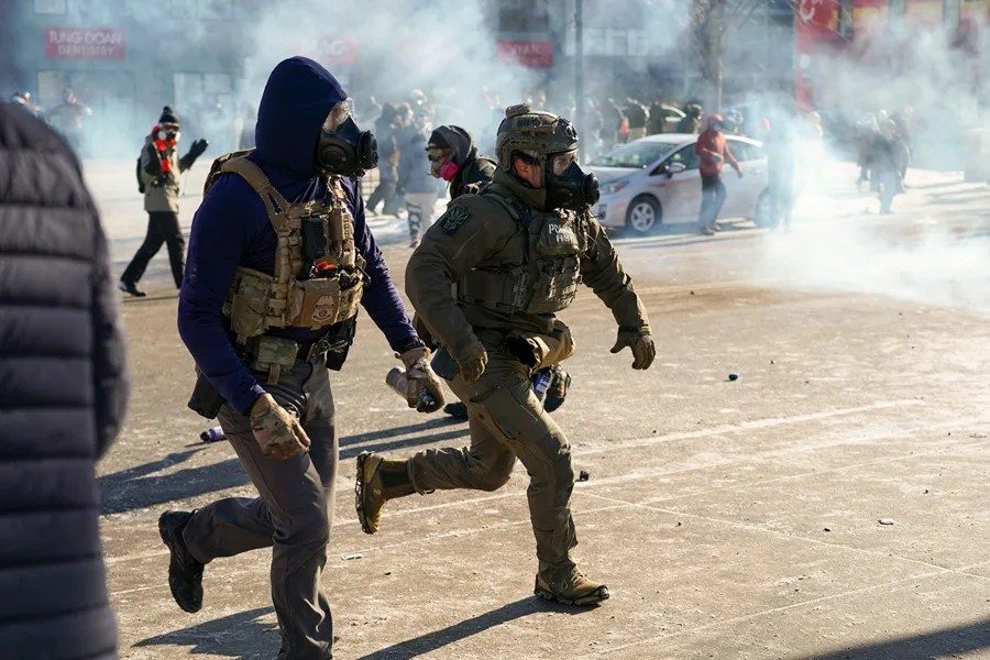 Agentes de ICE implicados en muerte de Pretti fueron puestos en licencia administrativa