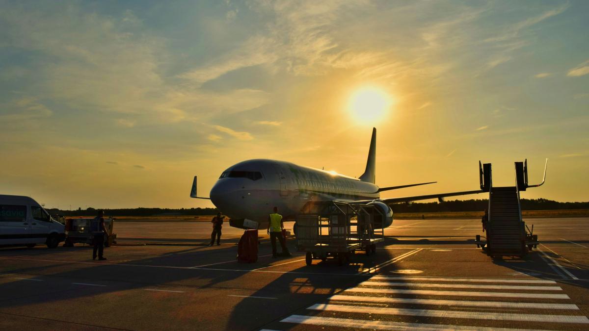 Dronă cu explozibili, descoperită pe aeroportul din Leipzig, Germania. Incidentul, extrem de grav. Ministrul de Interne a revenit din vacanță, Rusia este suspectă