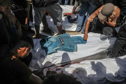Israeli strikes kill 22, including 5 journalists, in a Gaza hospital
