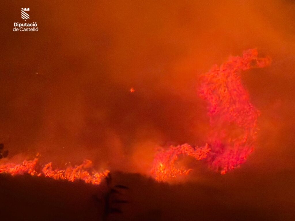 Extingit l’incendi forestal de la Serra d’en Galceran després de sis dies actiu
