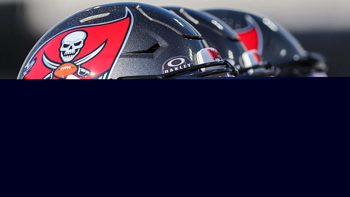 Texans Eyeing Former Buccaneers Specialist, Award-Winning Prospect