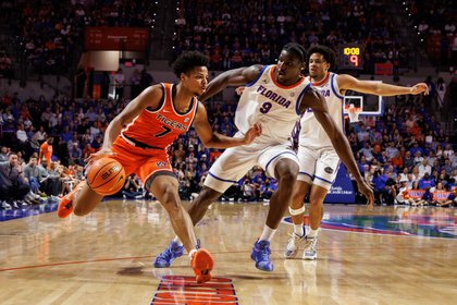 Hall scores 31 as Auburn overcomes 14-point deficit, beats Texas 88-82