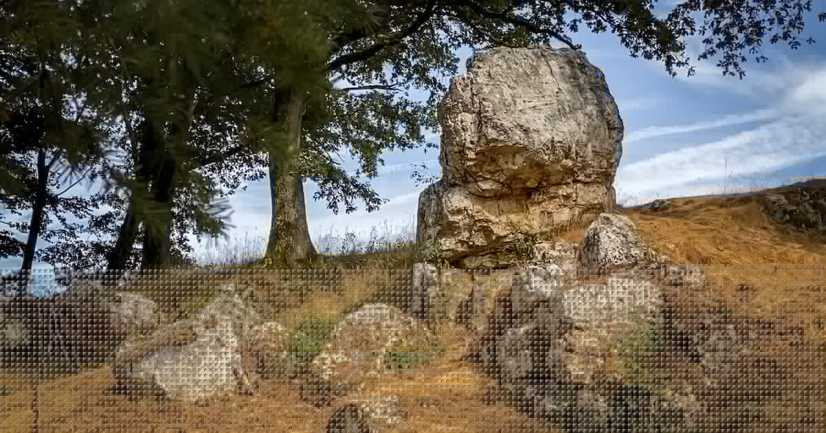 Les Blancs Cailloux de Mousny : la mystérieuse légende du berger changé en pierre (vidéo et photos)