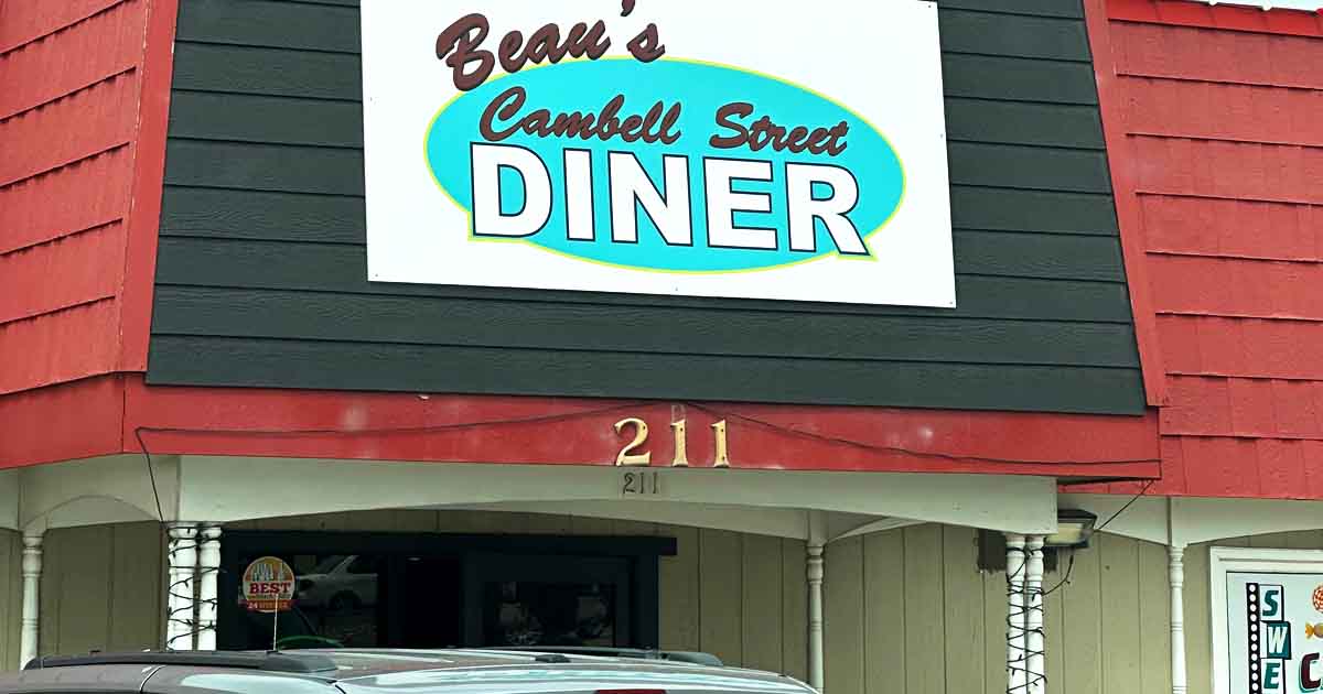 The Cinnamon Roll At This Down-Home Diner In South Dakota Is So Good, People Drive Hours For It