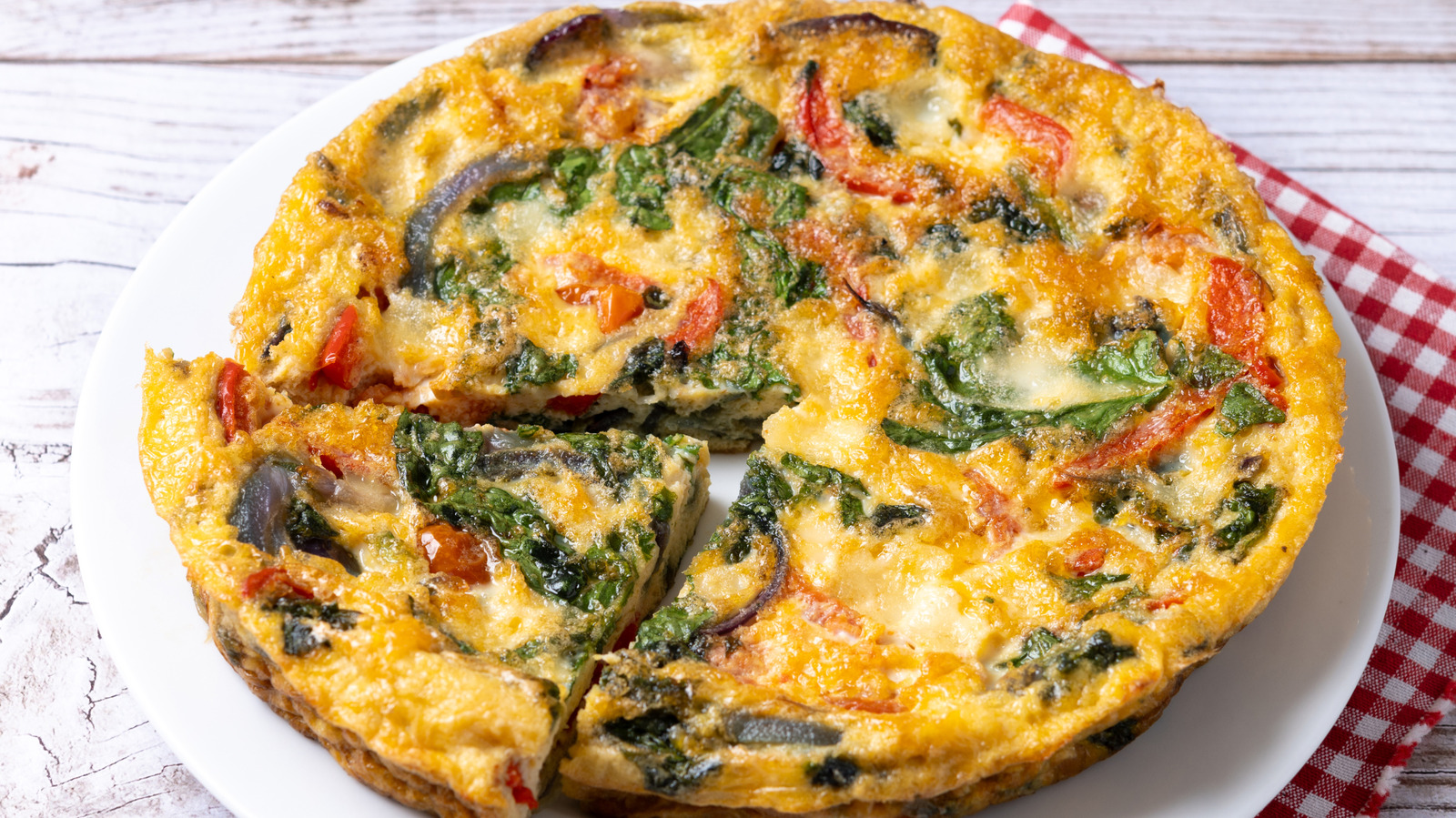 The Absolute Best Type Of Pan To Use For Baked Egg Dishes
