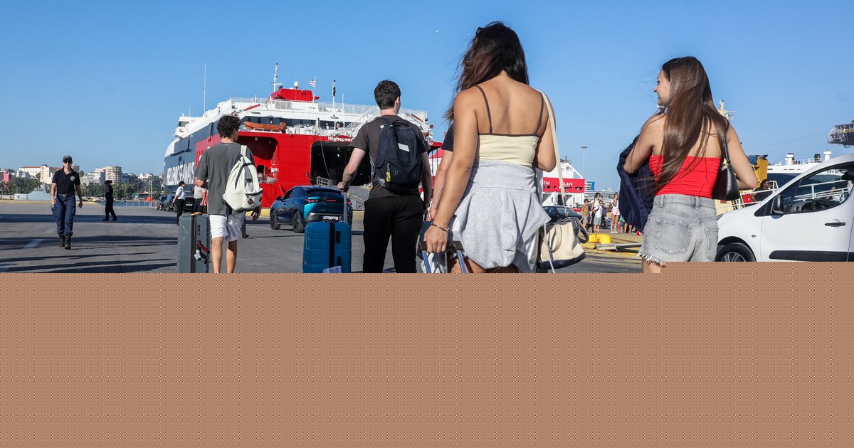 Κορυφώνεται η έξοδος των αδειούχων ενόψει Δεκαπενταύγουστου -Γεμάτα αναχωρούν τα πλοία, πάνω από 56.000 επιβάτες αναχωρούν σήμερα